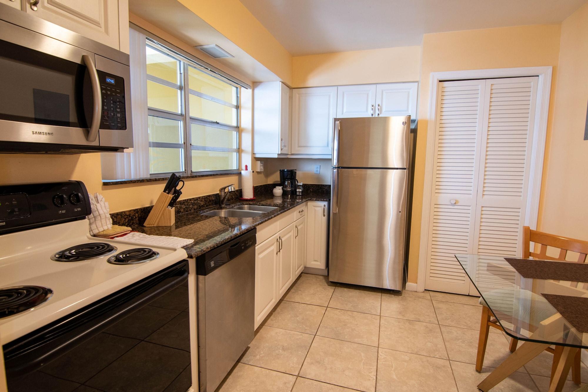 Palm Beach Waterfront Condos - Full Kitchens! Lake Worth Beach Exterior foto