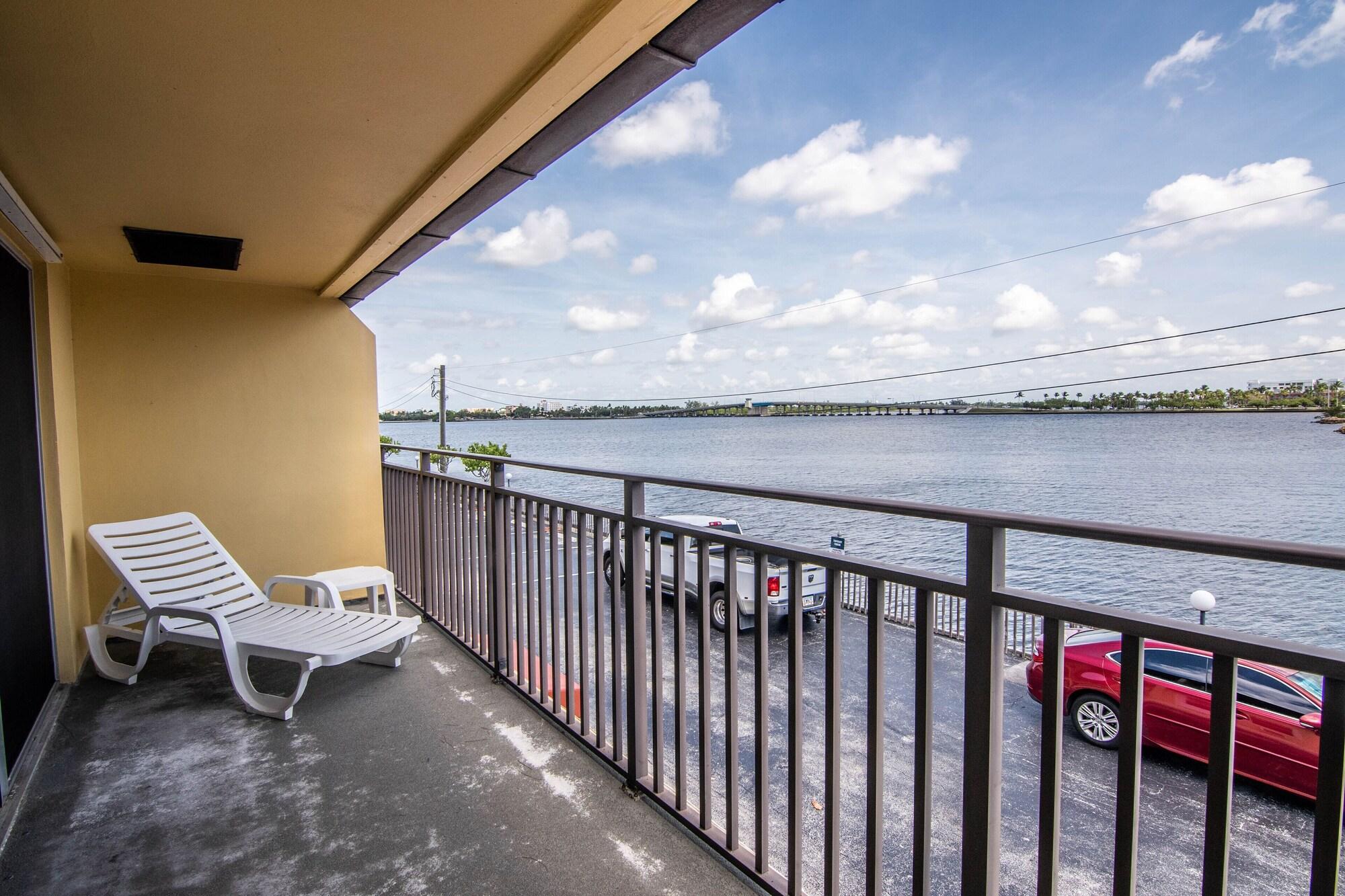Palm Beach Waterfront Condos - Full Kitchens! Lake Worth Beach Exterior foto